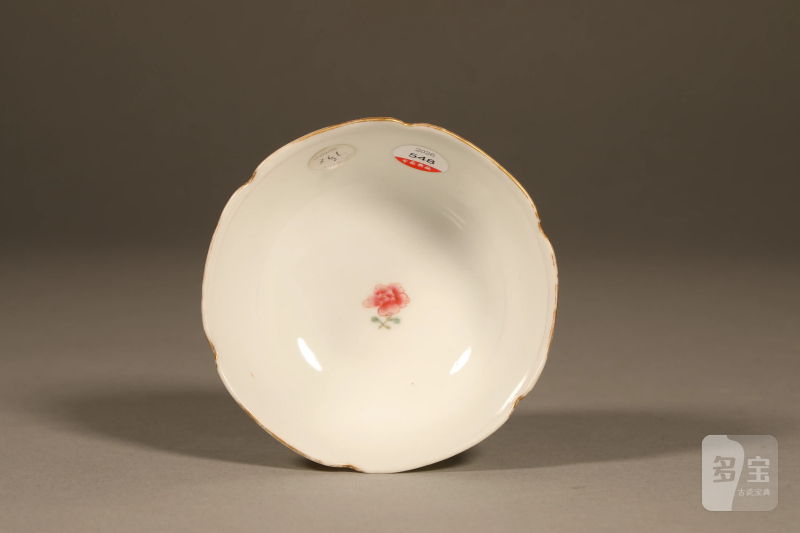 清雍正 粉彩仕女教子花口杯 - 图7